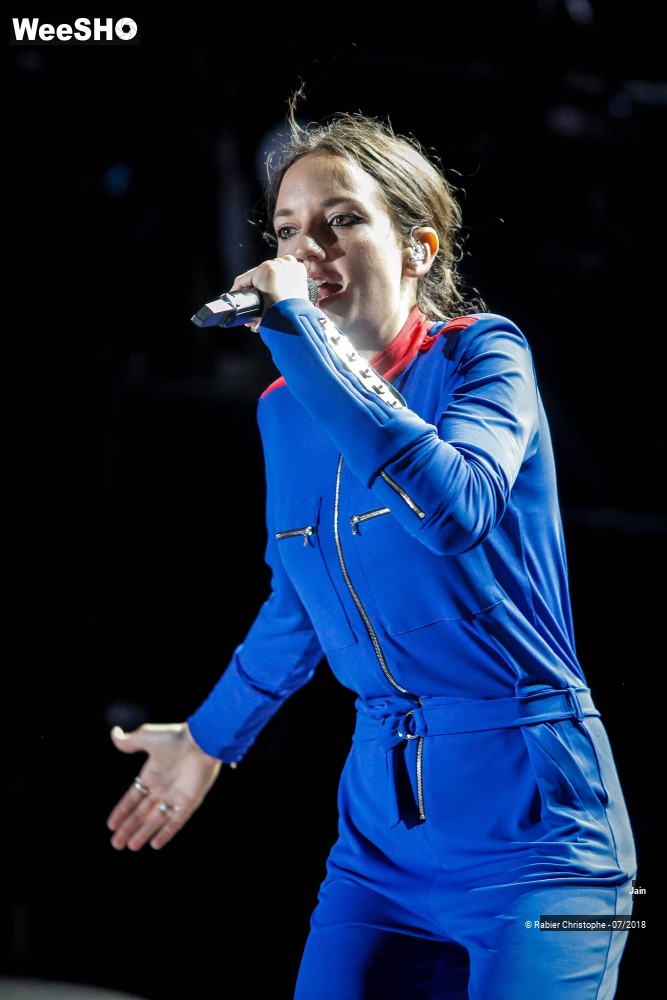 28/31 photos du spectacle Jain