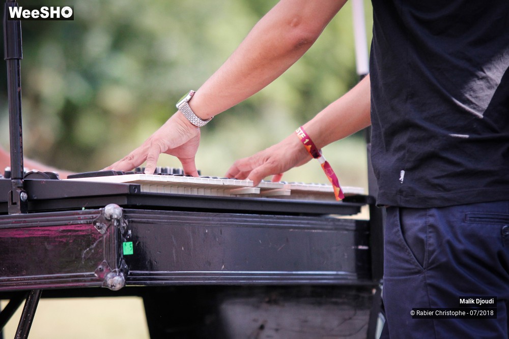 6/20 photos du spectacle Malik Djoudi