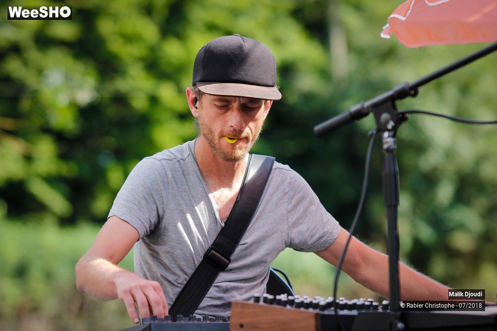 11/20 photos du spectacle Malik Djoudi