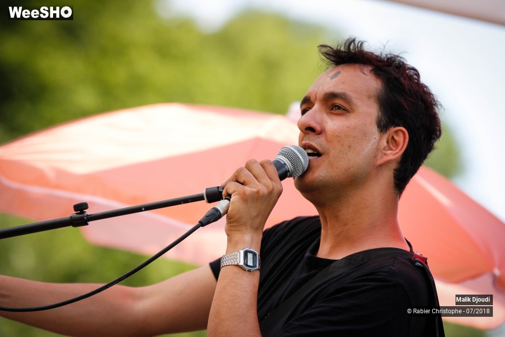 13/20 photos du spectacle Malik Djoudi