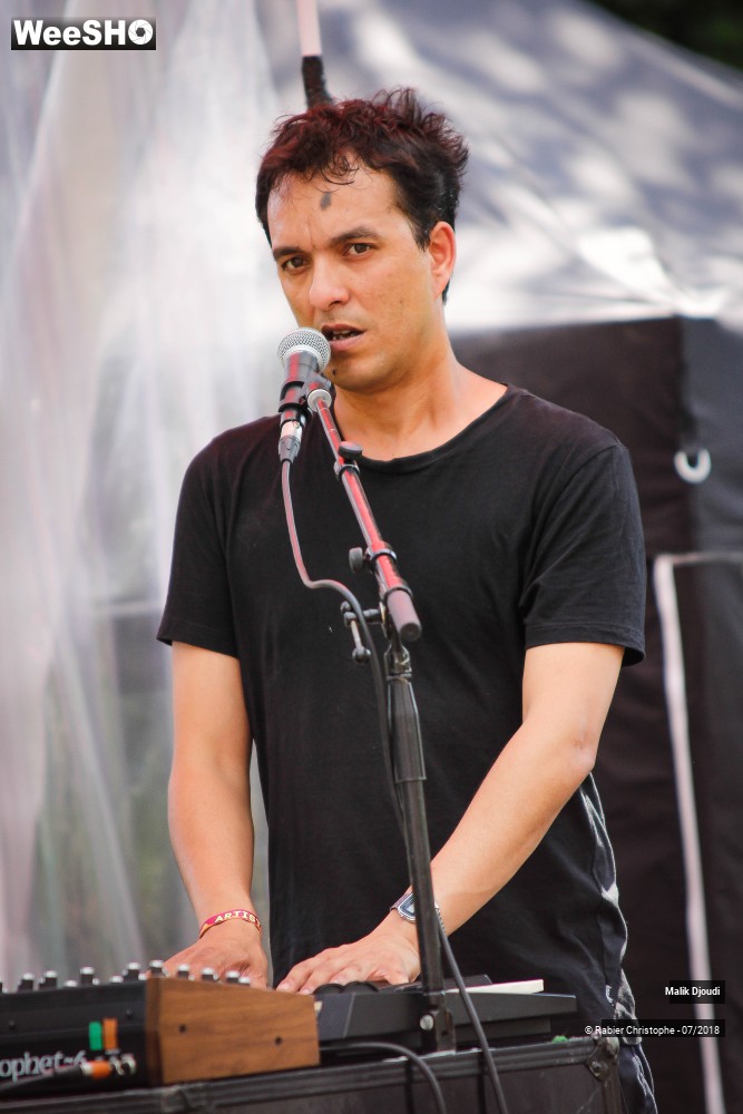 18/20 photos du spectacle Malik Djoudi