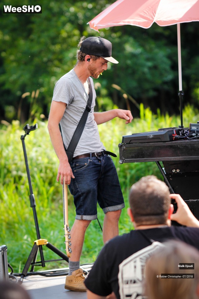 19/20 photos du spectacle Malik Djoudi