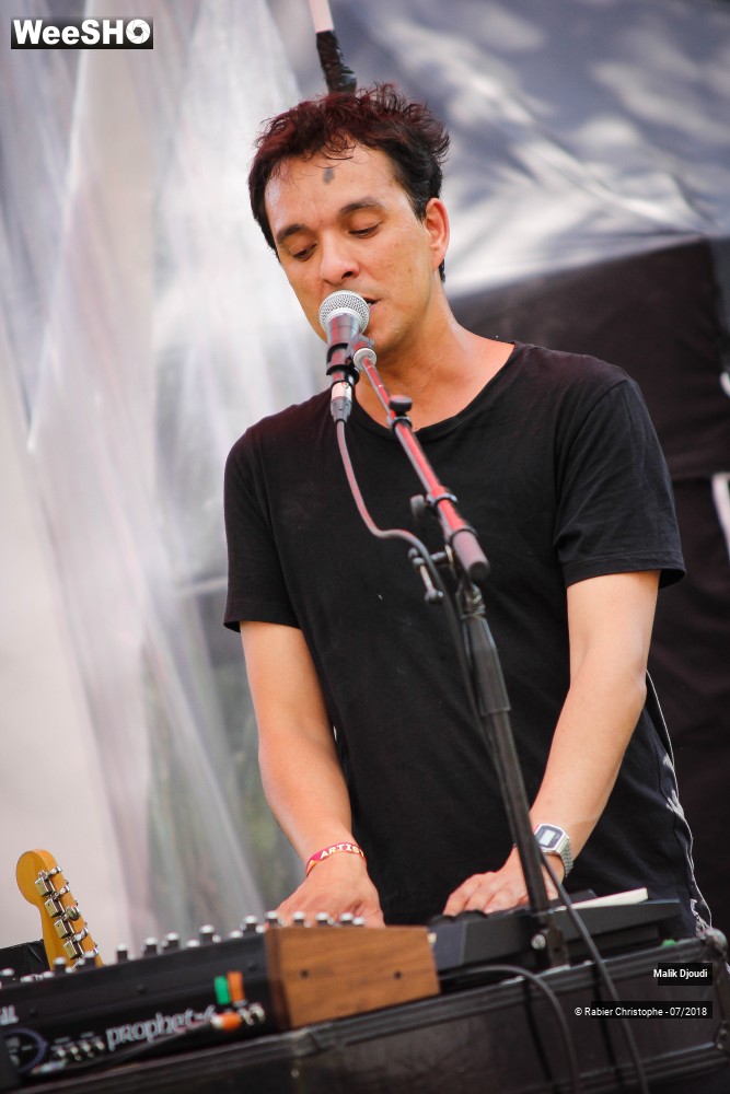 20/20 photos du spectacle Malik Djoudi