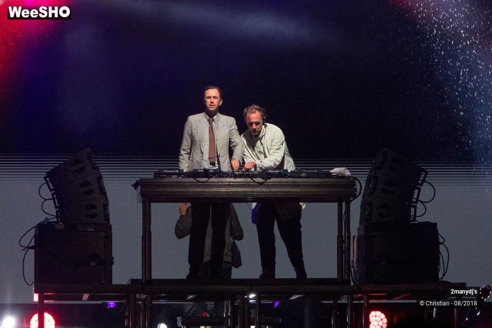 1/18 photos du spectacle 2manydj's