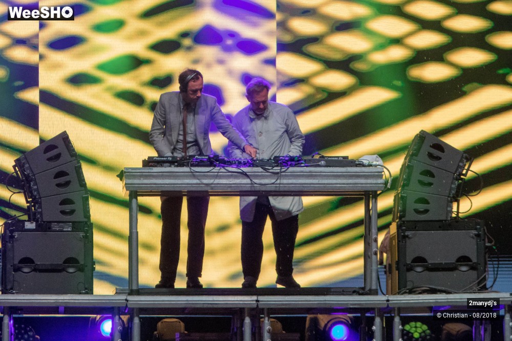 2/18 photos du spectacle 2manydj's