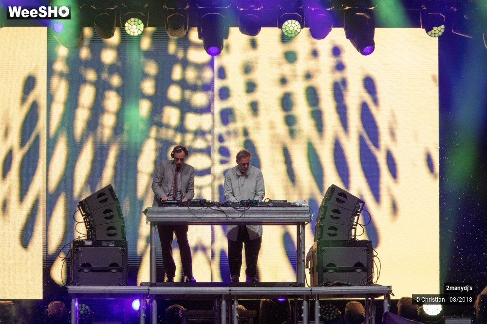 6/18 photos du spectacle 2manydj's