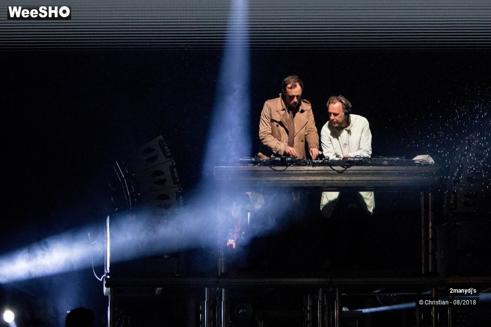 7/18 photos du spectacle 2manydj's