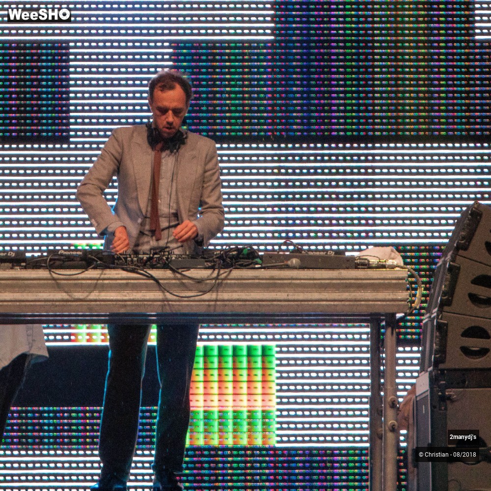 8/18 photos du spectacle 2manydj's
