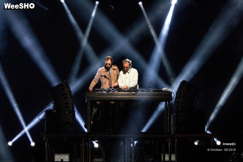 17/18 photos du spectacle 2manydj's