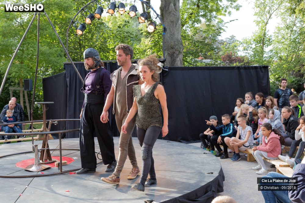 9/31 photos du spectacle L'oeil de la Bête