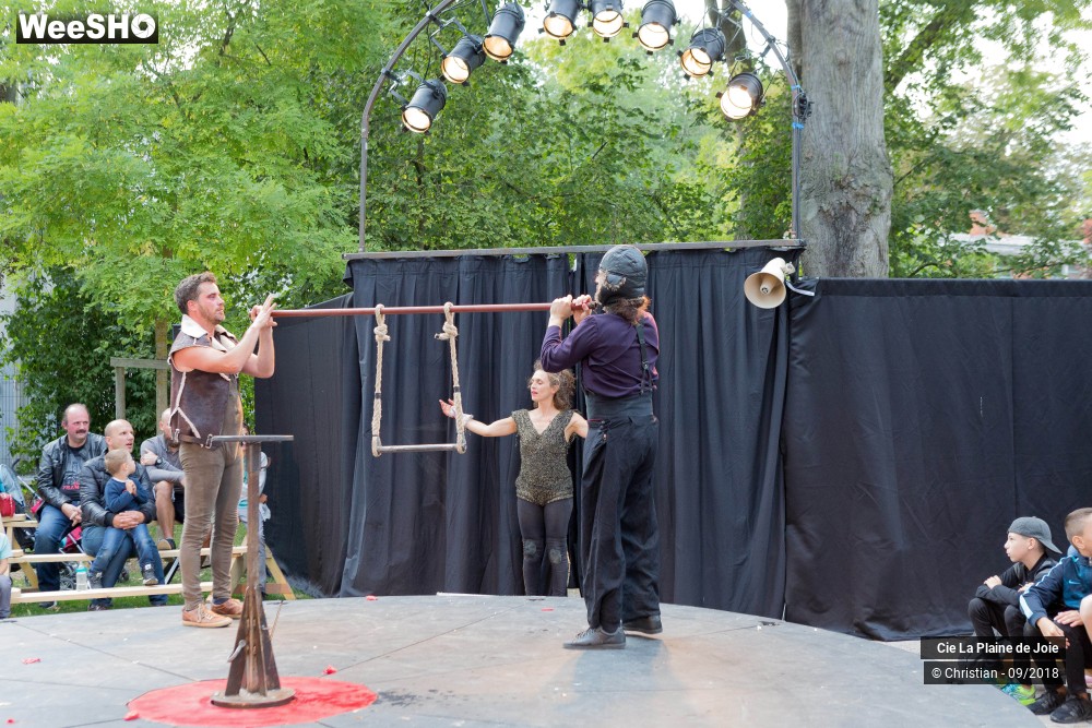13/31 photos du spectacle L'oeil de la Bête