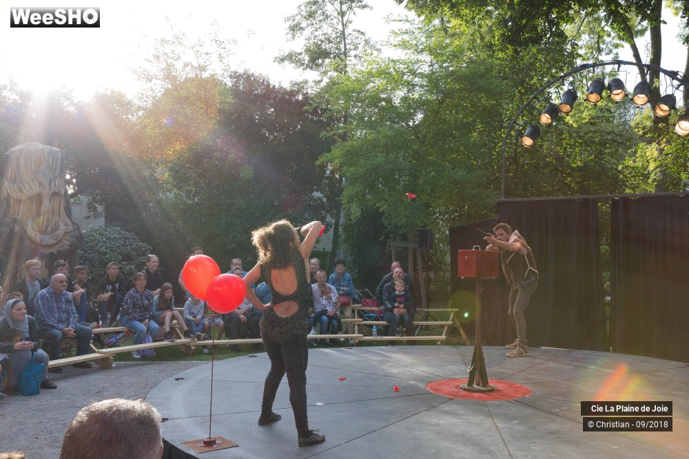 18/31 photos du spectacle L'oeil de la Bête