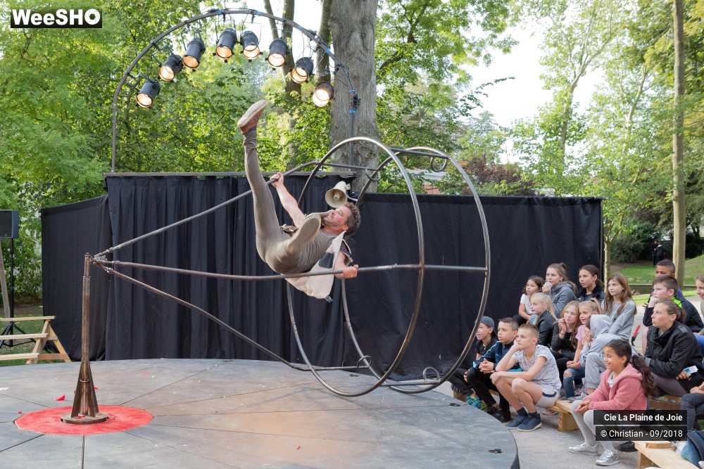 20/31 photos du spectacle L'oeil de la Bête