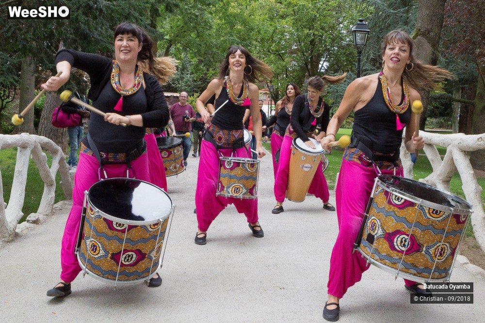 28/31 photos du spectacle La Batucada Oyamba
