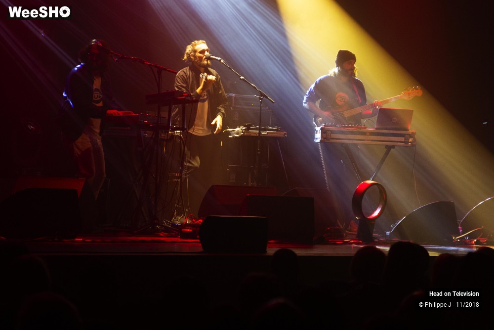 2/7 photos du spectacle Head on Television