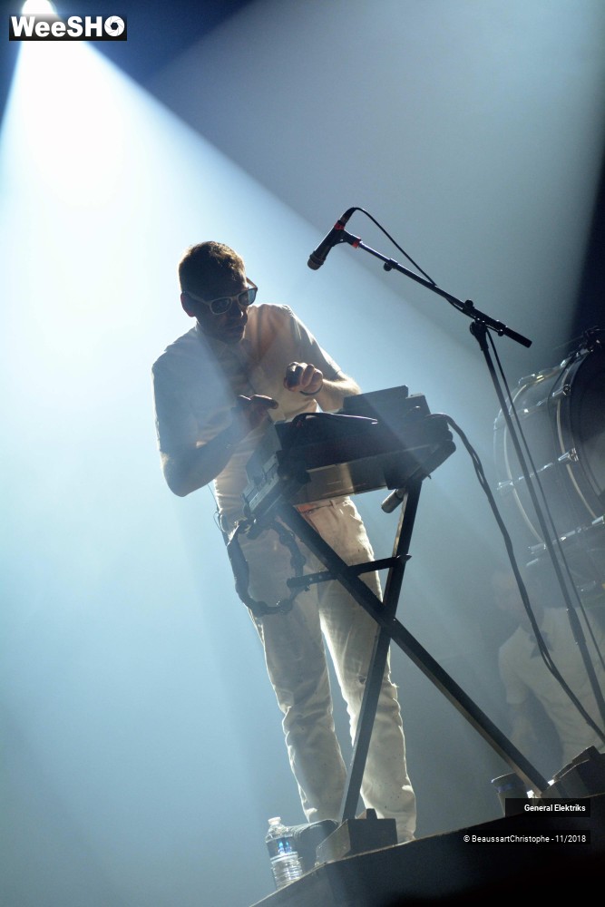 1/50 photos du spectacle General Elektriks