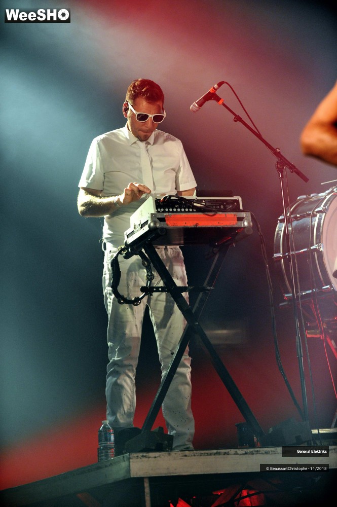 7/50 photos du spectacle General Elektriks