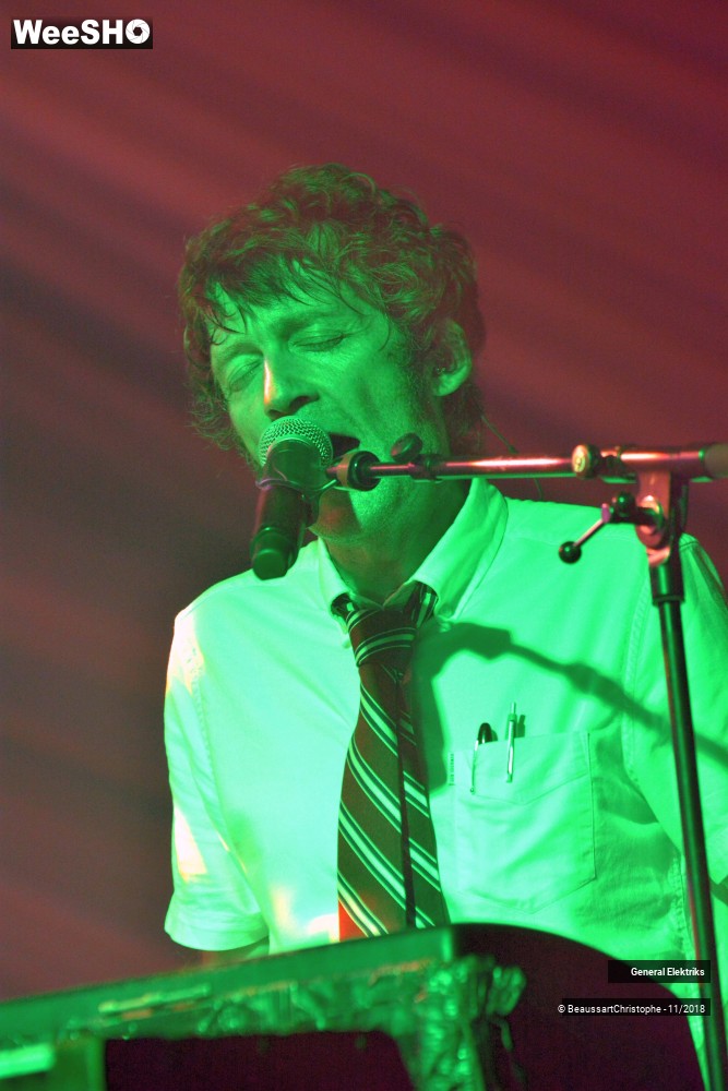 9/50 photos du spectacle General Elektriks