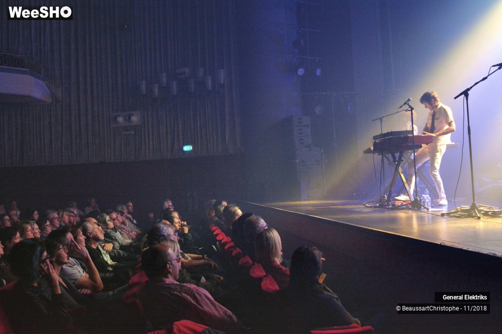 24/50 photos du spectacle General Elektriks