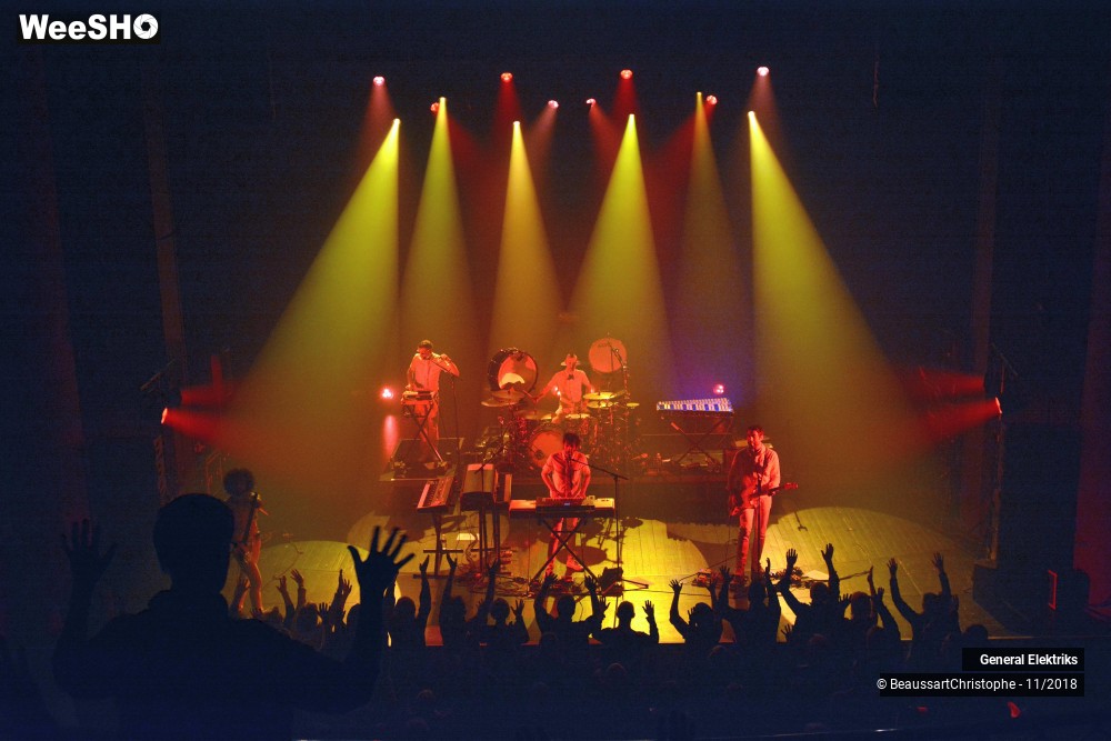 25/50 photos du spectacle General Elektriks