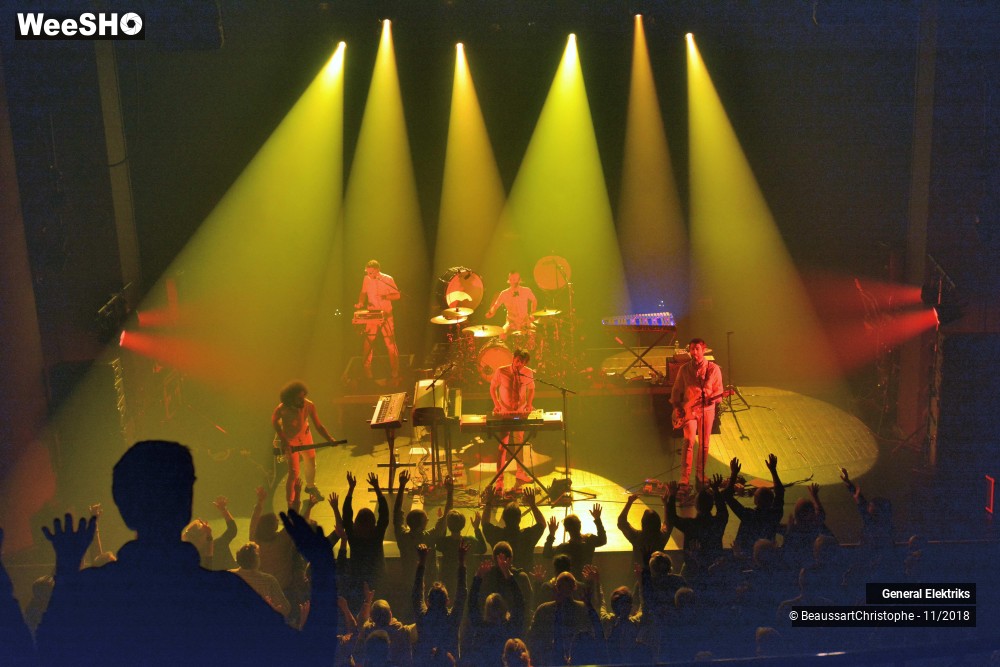 33/50 photos du spectacle General Elektriks