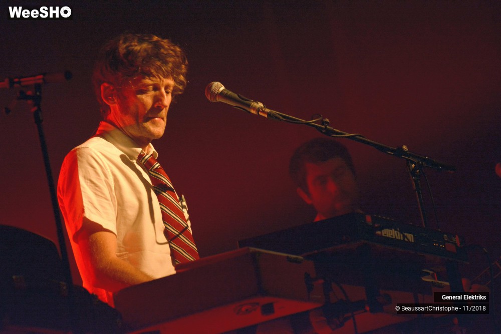 37/50 photos du spectacle General Elektriks