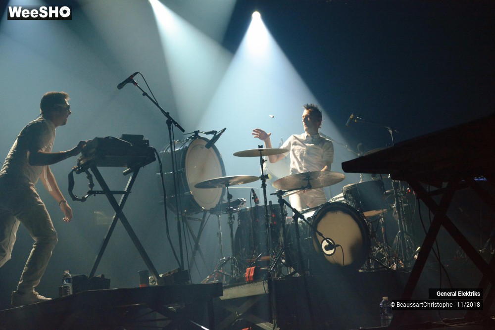 39/50 photos du spectacle General Elektriks