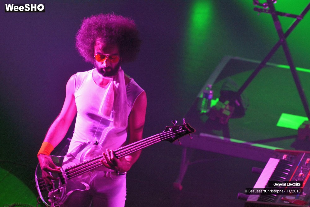 48/50 photos du spectacle General Elektriks