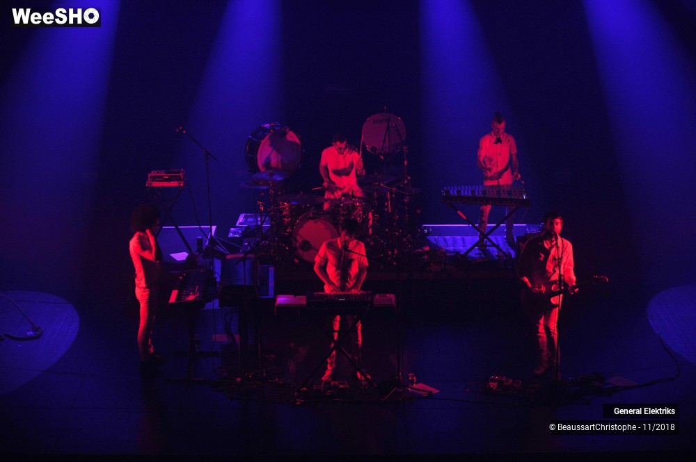 50/50 photos du spectacle General Elektriks