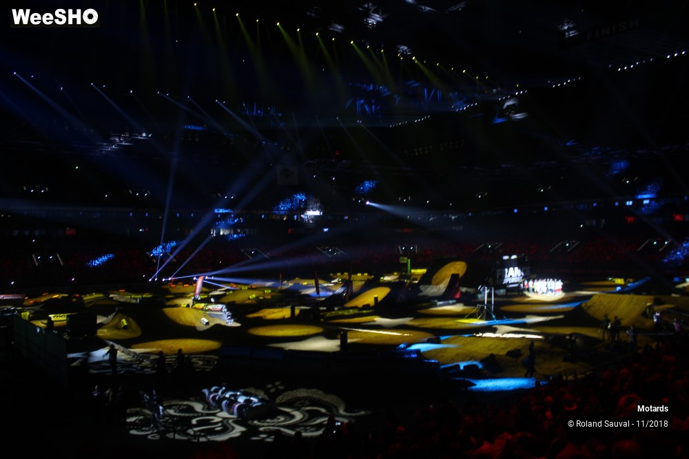 8/30 photos du spectacle Supercross Paris 2018 Ambiance