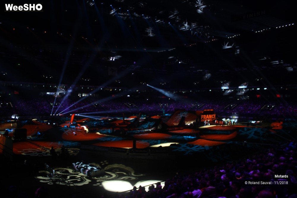 28/30 photos du spectacle Supercross Paris 2018 Ambiance