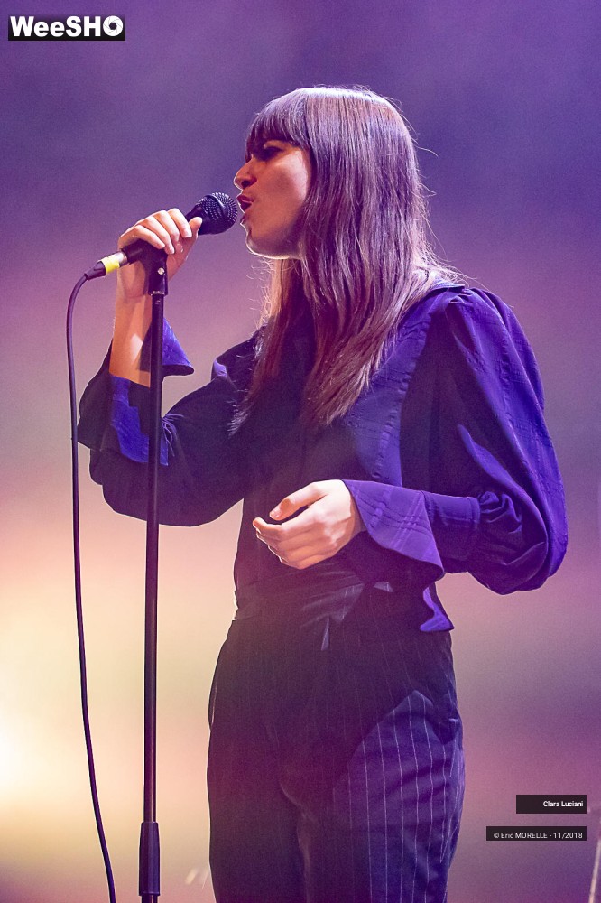 6/53 photos du spectacle Clara Luciani