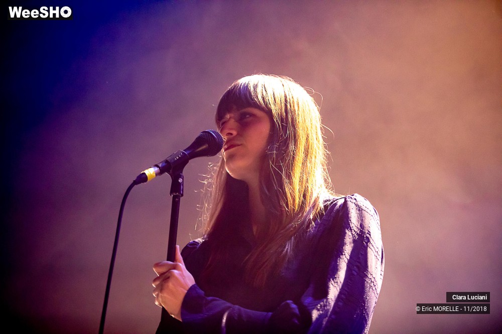38/53 photos du spectacle Clara Luciani