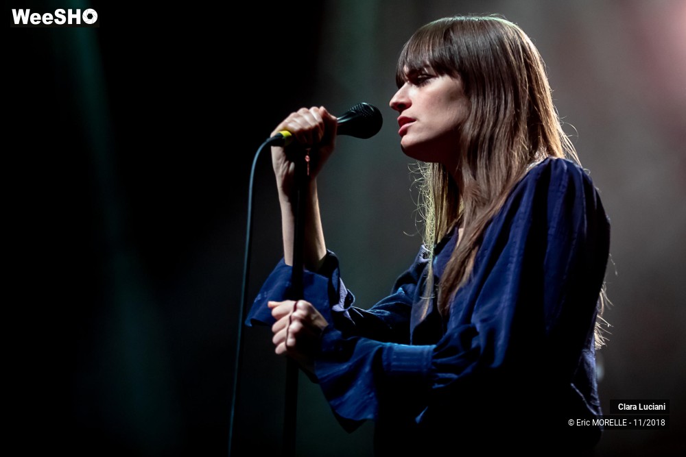 49/53 photos du spectacle Clara Luciani