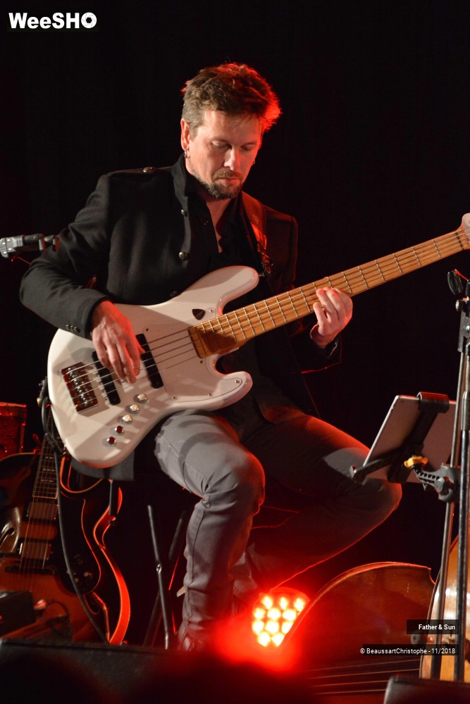 2/33 photos du spectacle Father & Sun