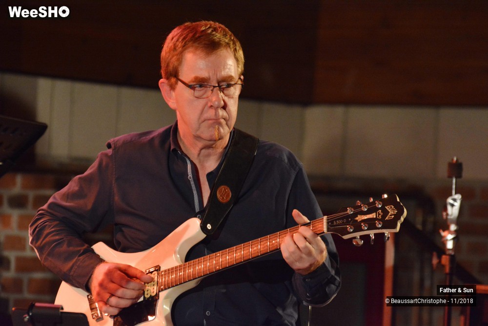 11/33 photos du spectacle Father & Sun