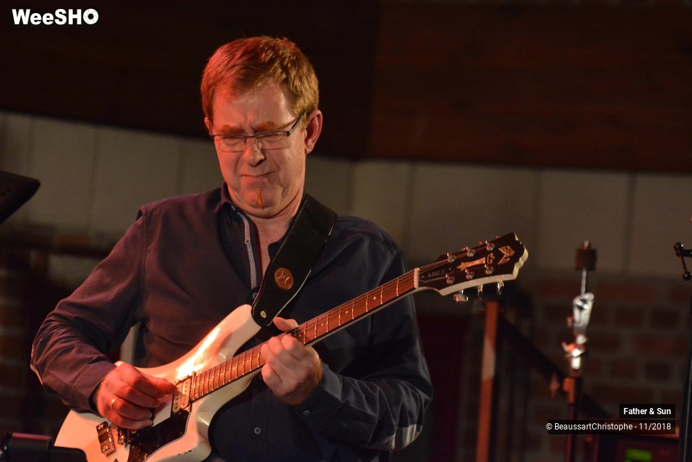 14/33 photos du spectacle Father & Sun