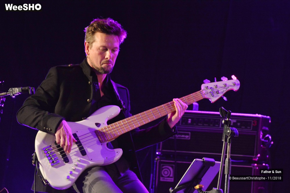 24/33 photos du spectacle Father & Sun