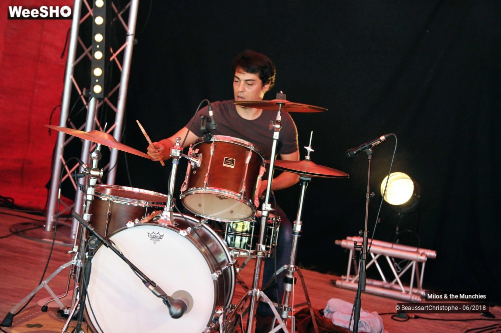 16/19 photos du spectacle Milos & the Munchies