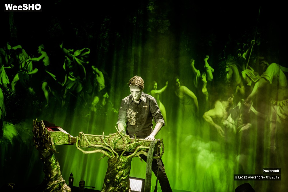 32/36 photos du spectacle Powerwolf