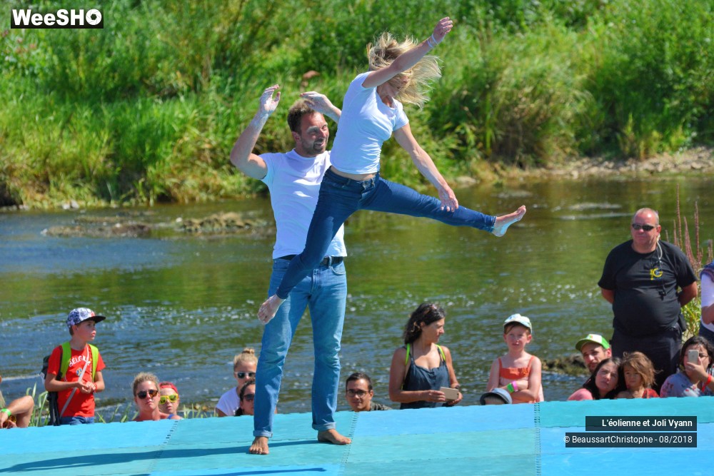 35/50 photos du spectacle L'éolienne et Joli Vyann