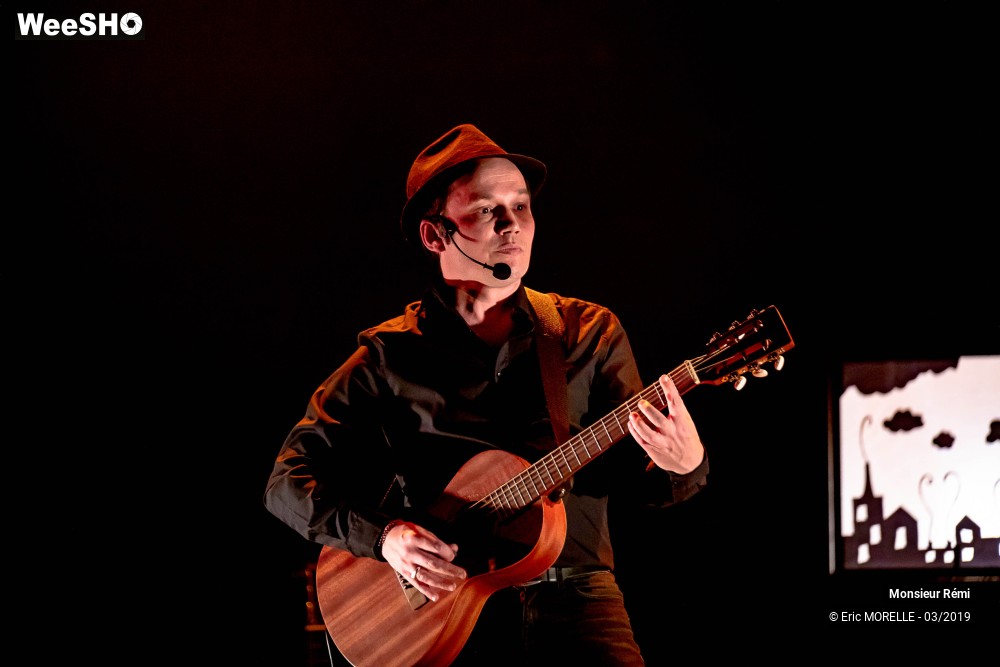 31/50 photos du spectacle Mr Rémi