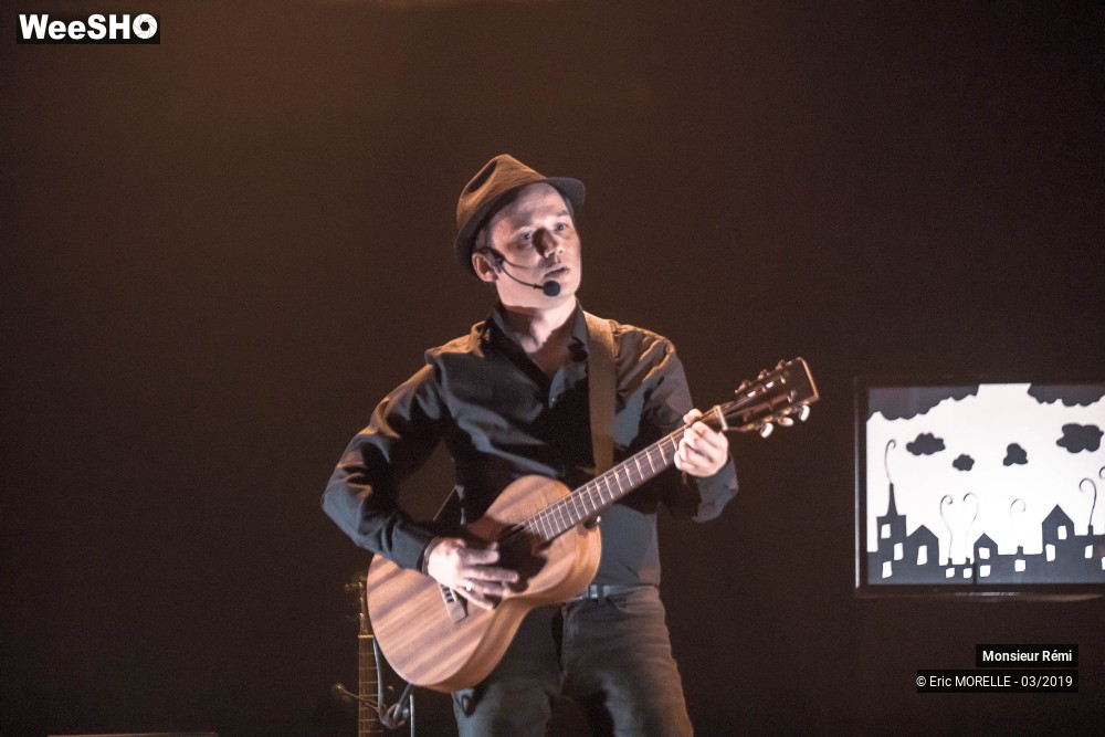 32/50 photos du spectacle Mr Rémi