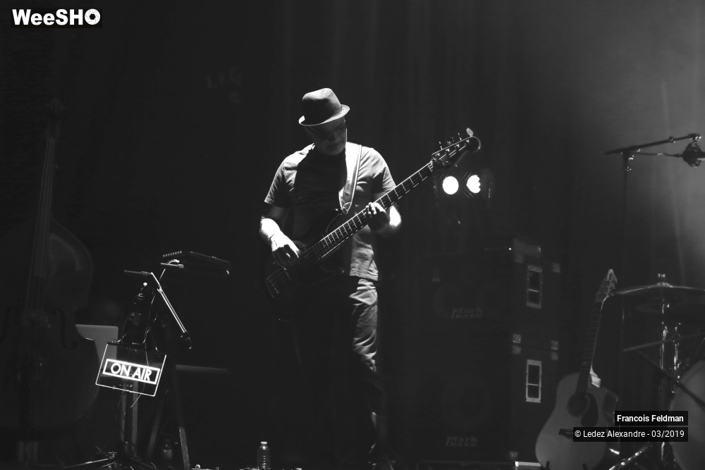 25/28 photos du spectacle François Feldman
