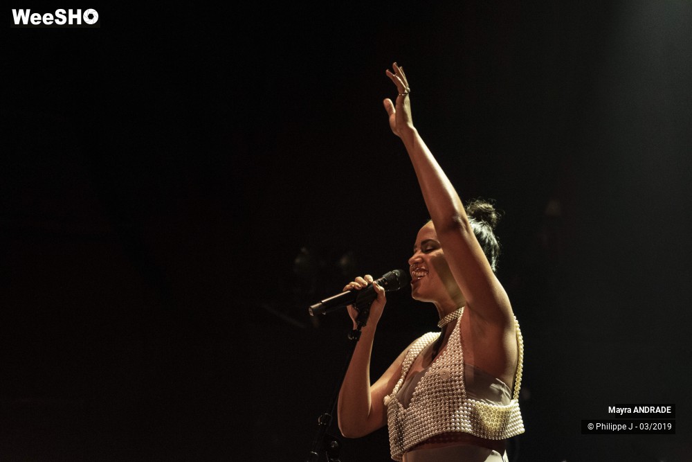 14/16 photos du spectacle Mayra Andrade