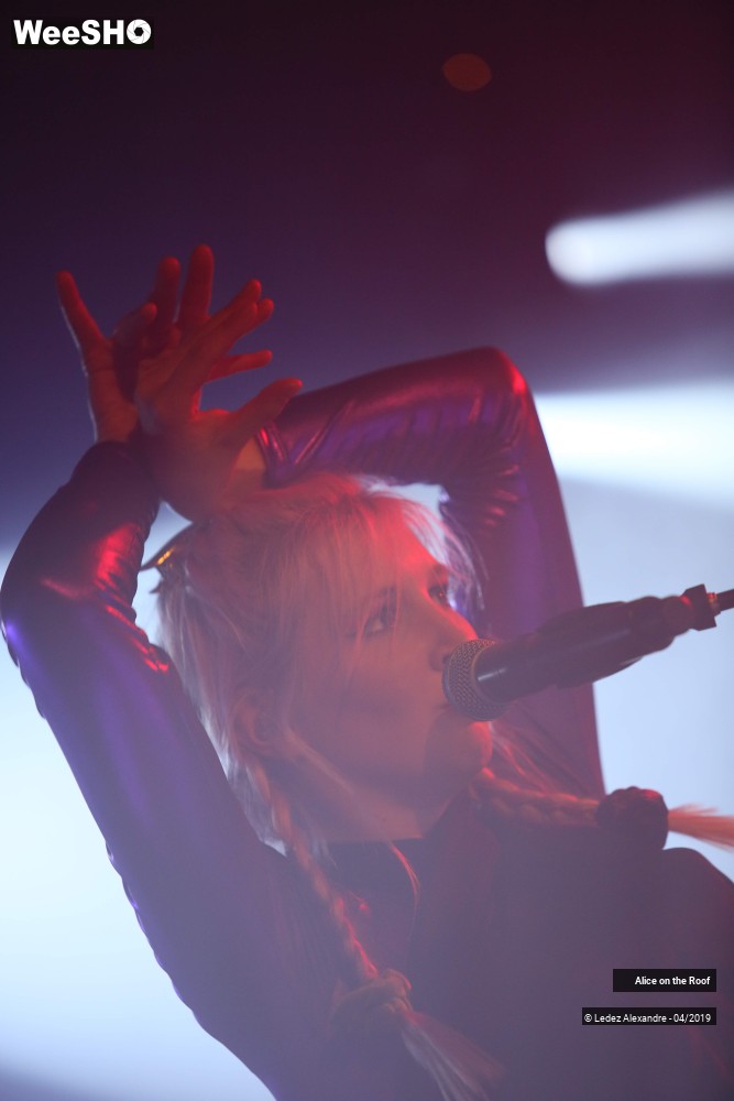 2/17 photos du spectacle Alice on the roof 