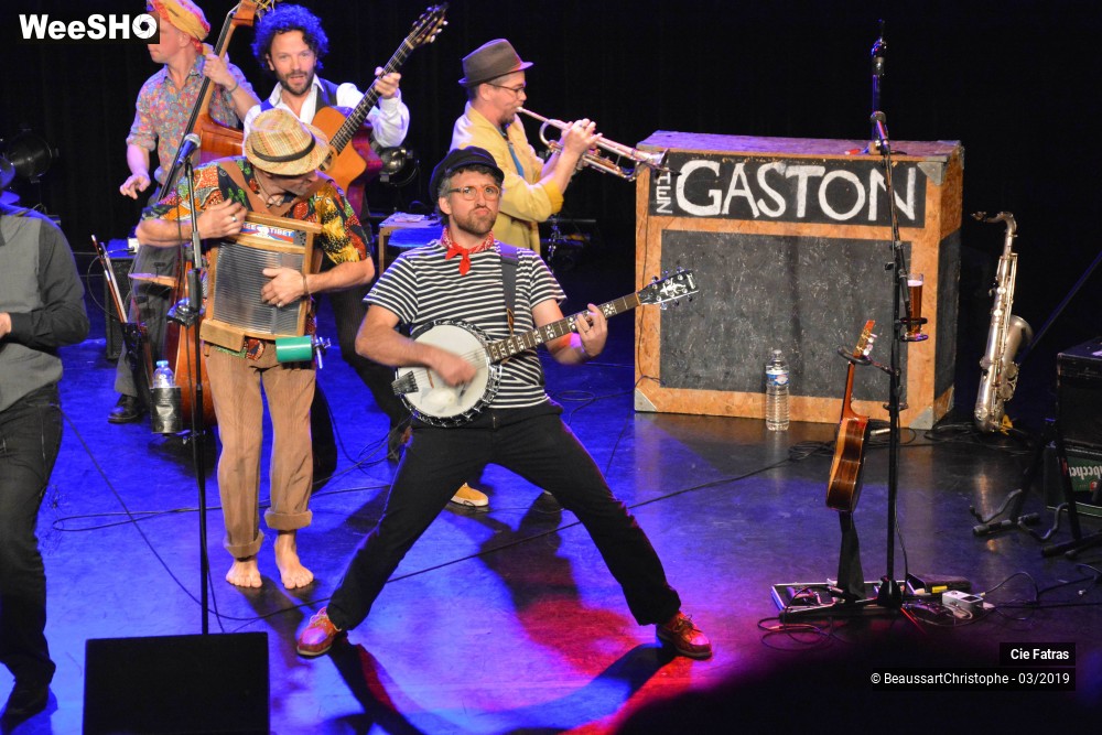 50/51 photos du spectacle Gaston