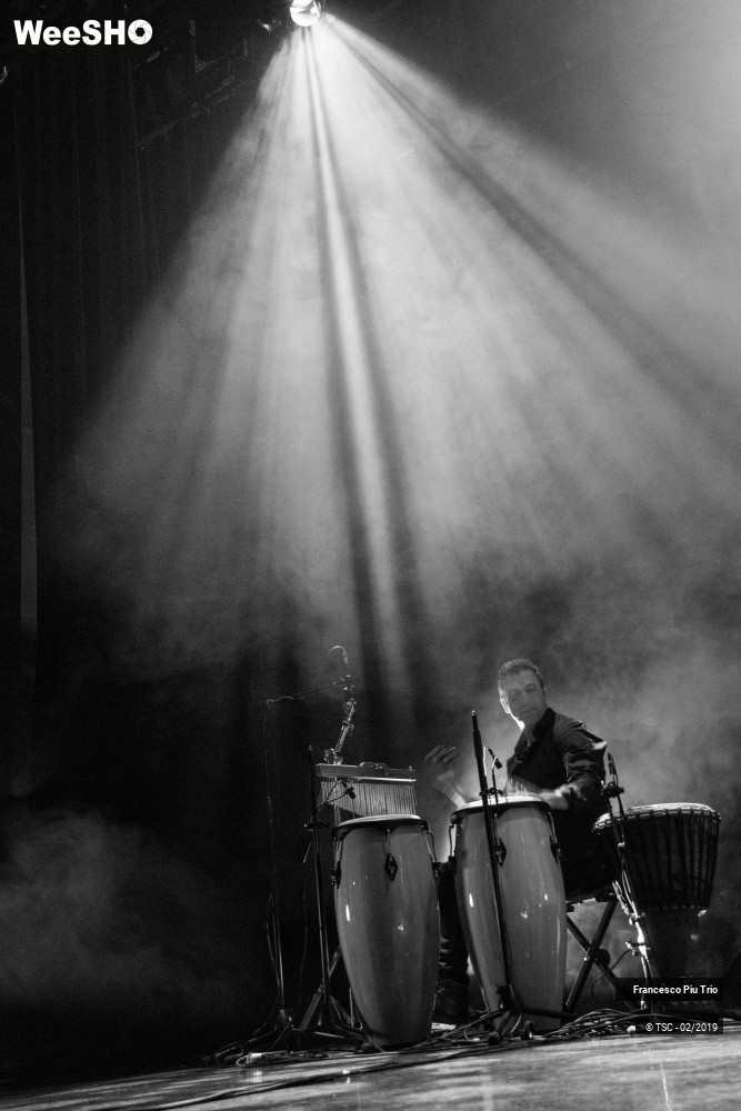 2/30 photos du spectacle Francesco Piu Trio