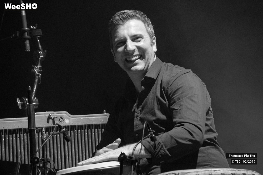 7/30 photos du spectacle Francesco Piu Trio