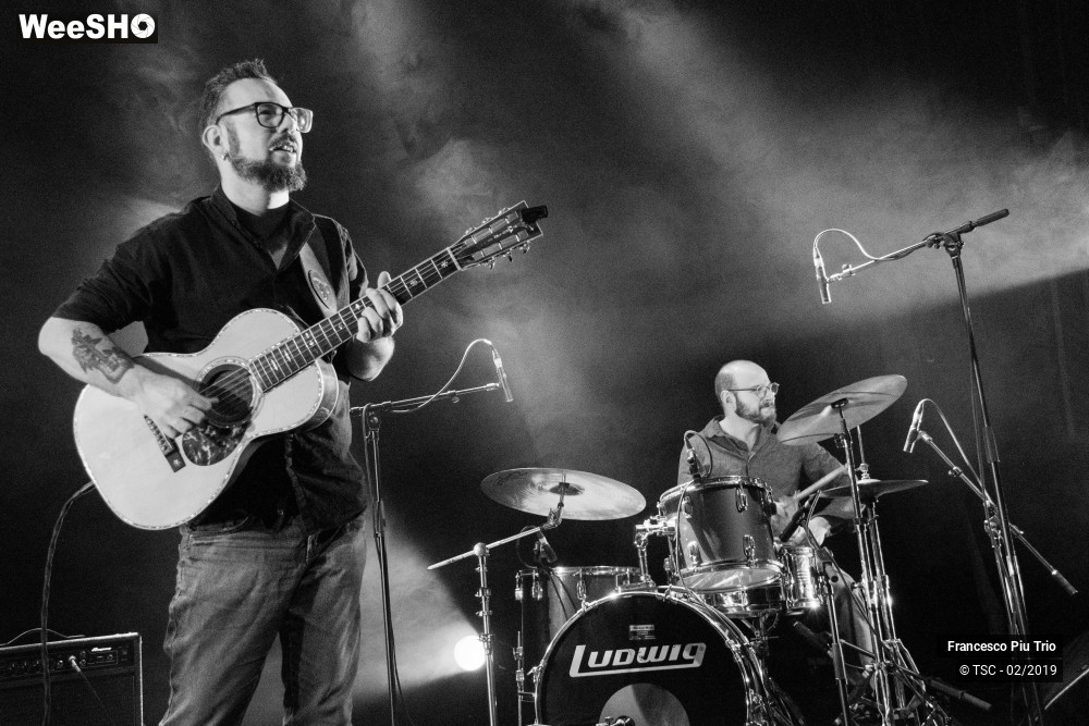 16/30 photos du spectacle Francesco Piu Trio